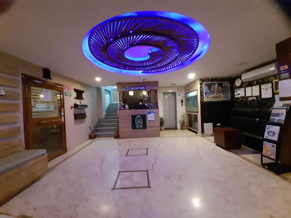 Hotel Rains Inn Гувахати Экстерьер фото