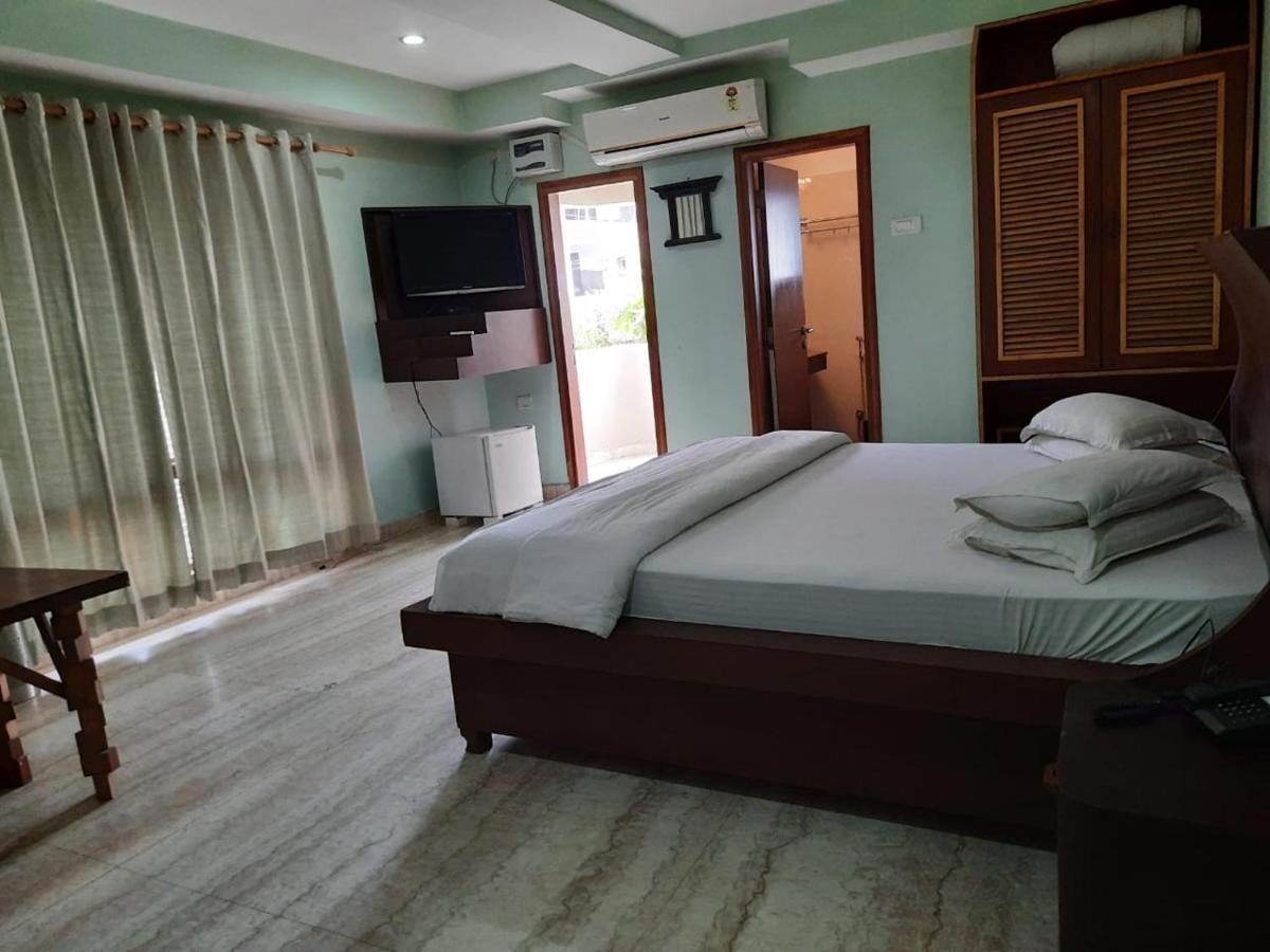 Hotel Rains Inn Гувахати Экстерьер фото