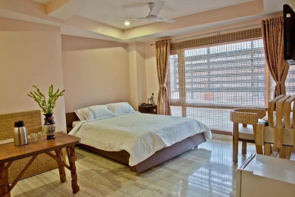 Hotel Rains Inn Гувахати Экстерьер фото