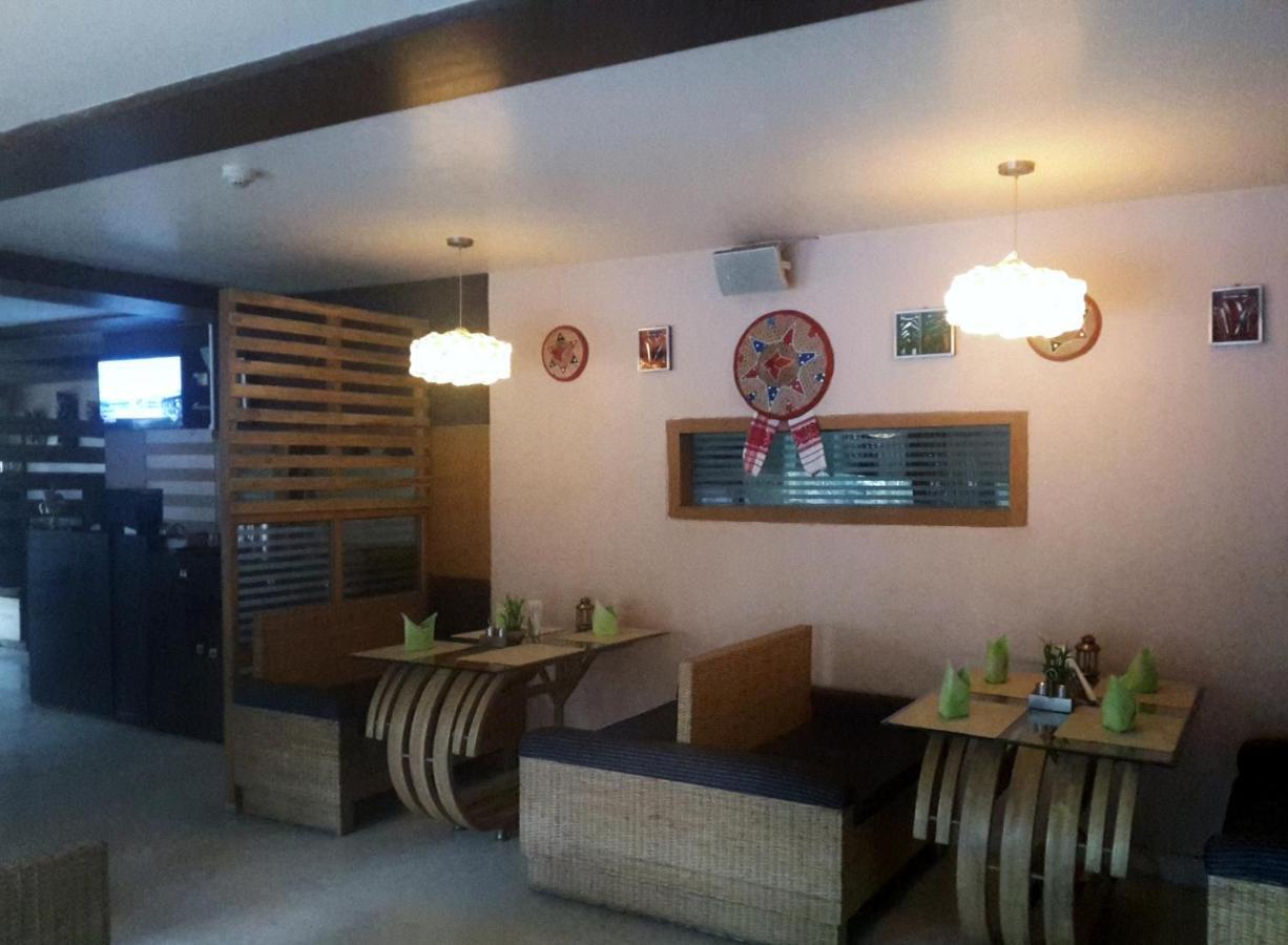 Hotel Rains Inn Гувахати Экстерьер фото