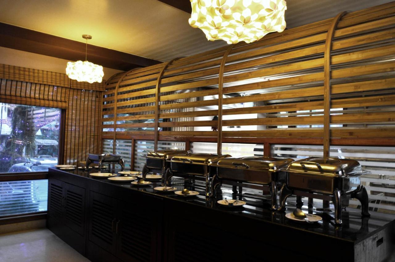 Hotel Rains Inn Гувахати Экстерьер фото