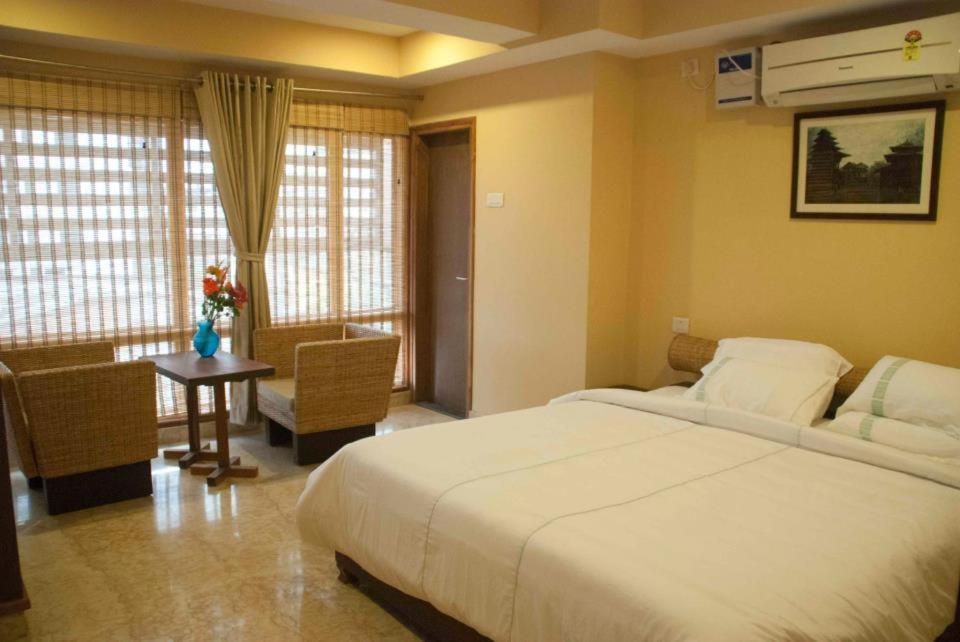 Hotel Rains Inn Гувахати Экстерьер фото