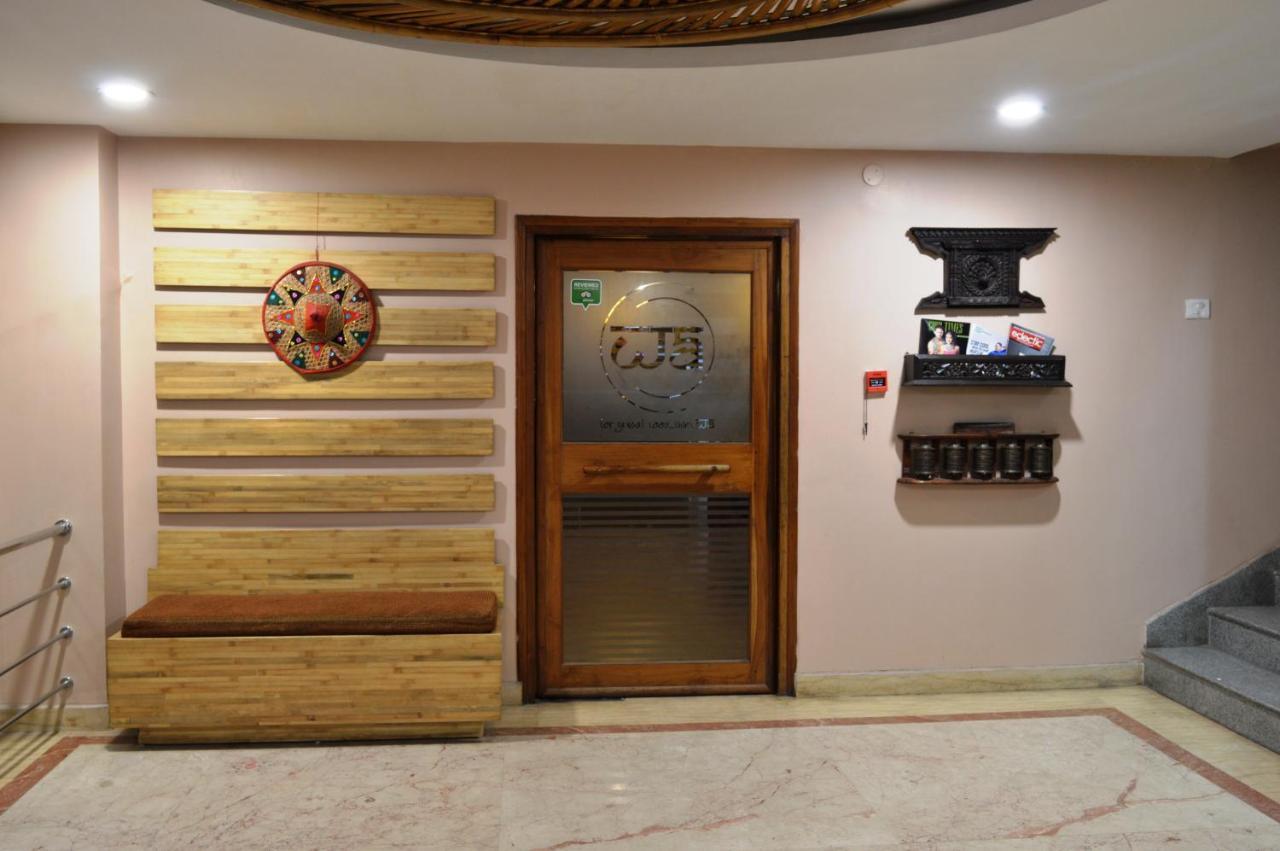 Hotel Rains Inn Гувахати Экстерьер фото